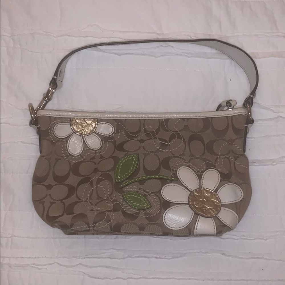 gently used coach purse